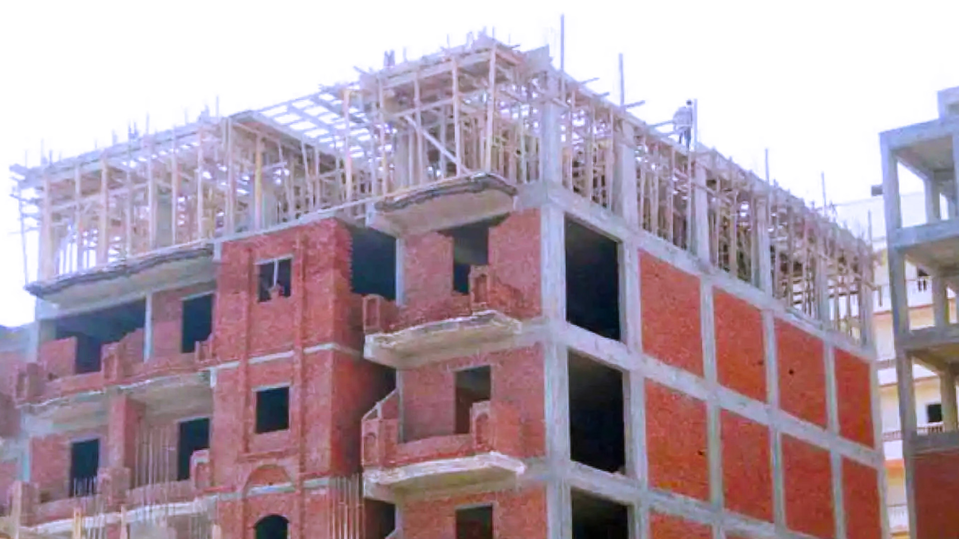 نص اللائحة التنفيذية لقانون التصالح في مخالفات البناء
