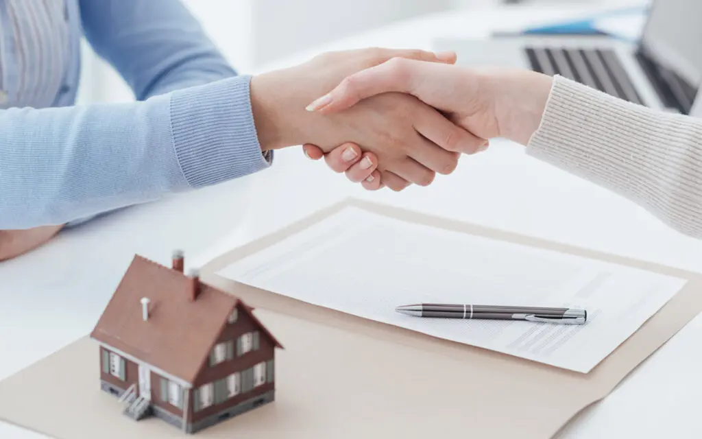 ما هو الوسيط العقاري والفرق بينه وبين المسوق العقاري؟