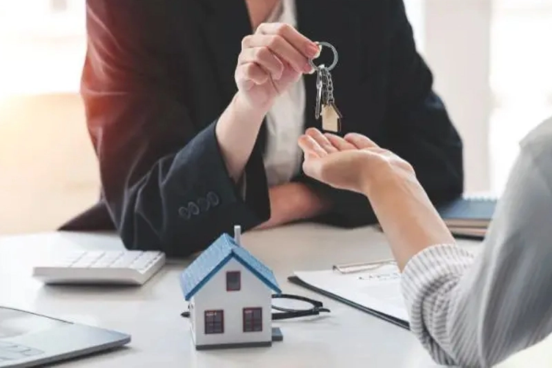 ما الفرق بين الشراء من المطور وإعادة البيع؟