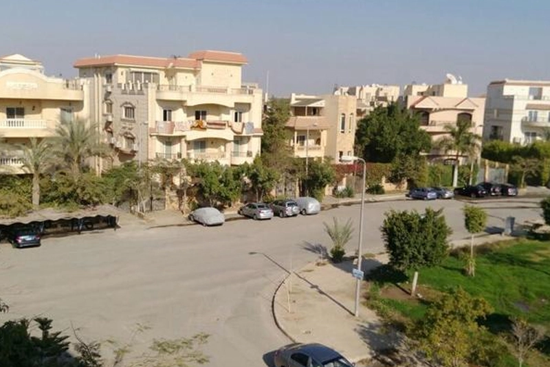 العائد الإيجاري في التجمع الخامس vs مدينتي