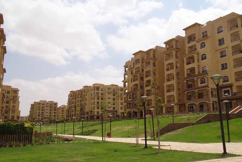 العائد الإيجاري في التجمع الخامس vs مدينتي