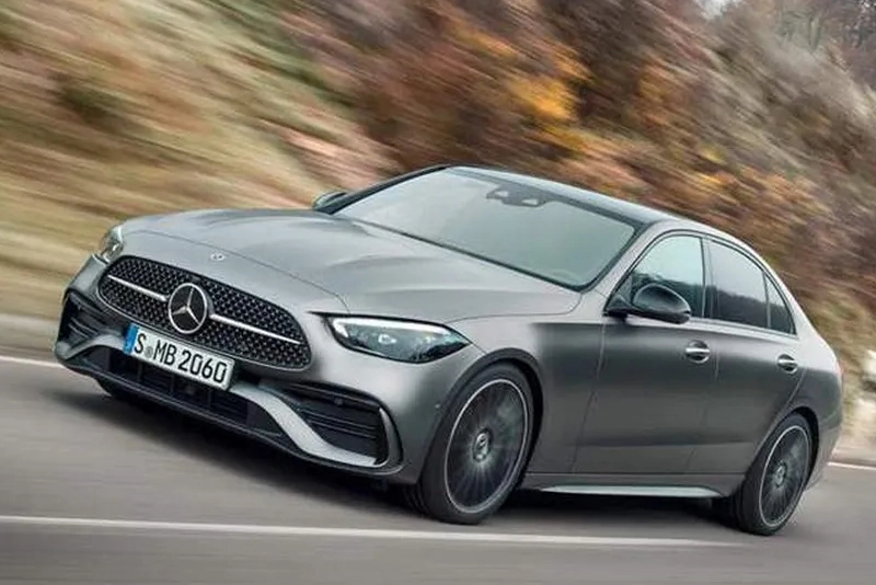 مقارنة شاملة بين مرسيدس C-Class وبي إم دبليو الفئة الثالثة
